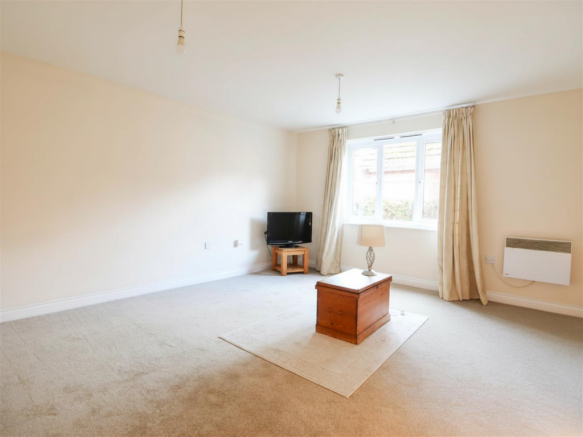 2 bed Apartment for sale Image 6