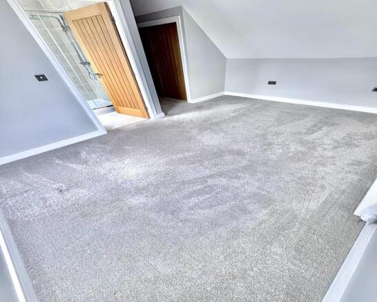 3 bed Detached Bungalow to rent Image 5