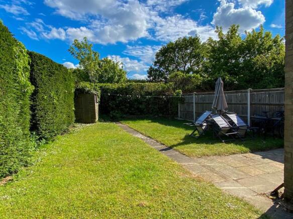 Rear garden 2.jpg