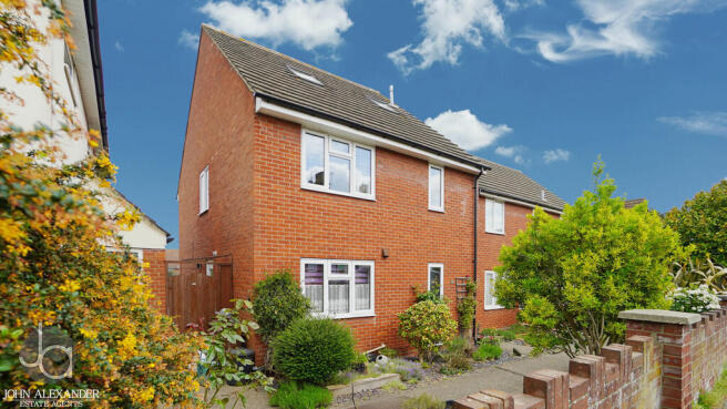 9-Halstead-Road-I...