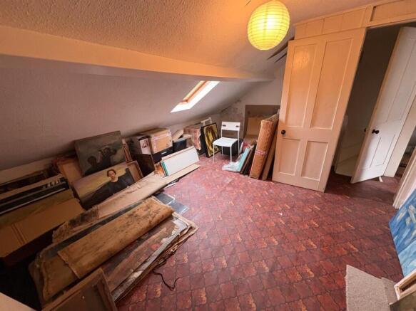 5 bed Terraced for sale Image 9