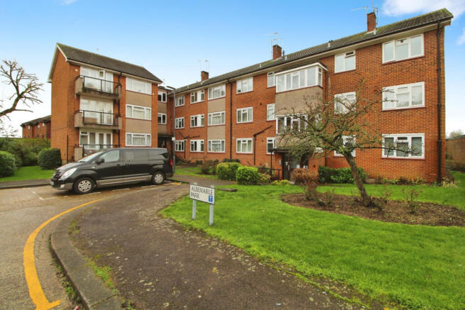 One Double Bedroom Ground Floor Flat To Rent