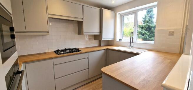 Kitchen 2.jpg