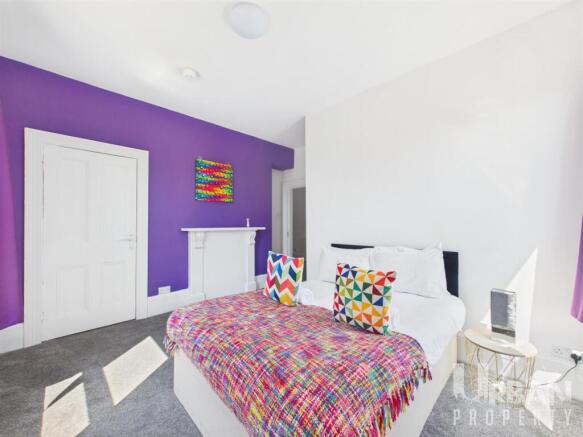 4 bed House for sale Image 12