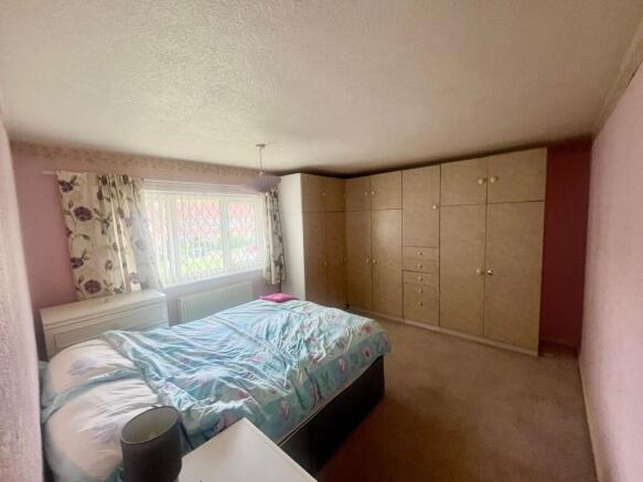 3 bed Terraced for sale Image 10