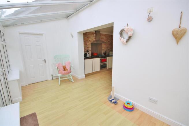 Conservatory/ Dining Room