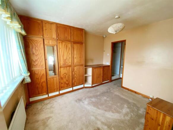 Bedroom 1.jpg