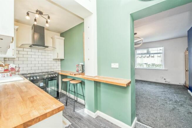 Fitted Breakfast Kitchen: