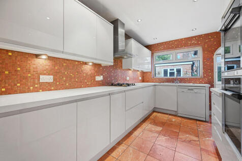 Bowes Road, London, W3