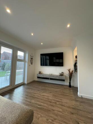 3 bed Detached to rent Image 6