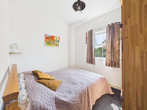 2 bed Apartment for sale Image 12