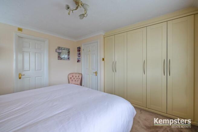 Bedroom 2 3rd.jpg