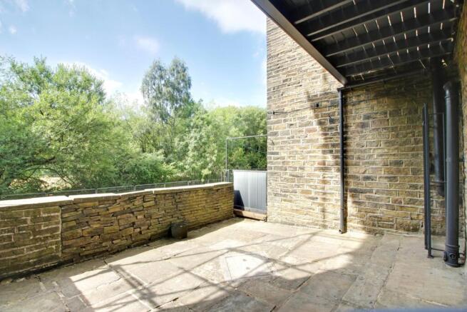 2 bed Terraced to rent Image 8