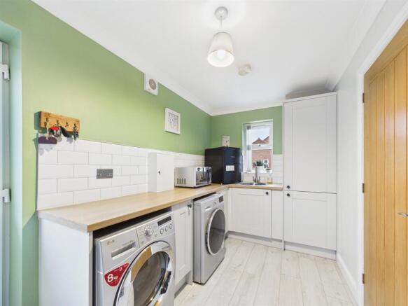 4 bed Detached for sale Image 12