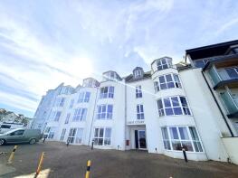 10, Crest Court, The Crescent, Newquay TR7 1FG