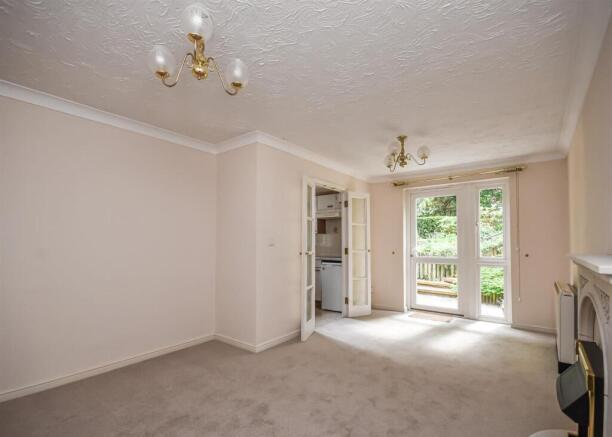 Flat 8 Pendene Court-8.jpg