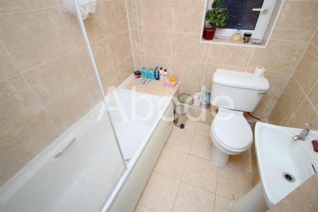 3 bed House to rent Image 5