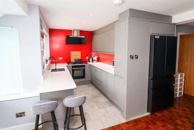 Pondtail Close, Fleet photo 4