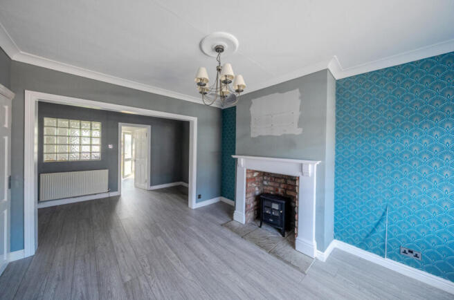 12-6821f358ebb12-...