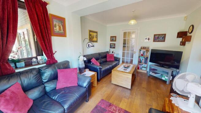 4 bed Detached for sale Image 9