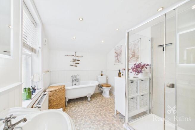 4 bed Terraced for sale Image 11