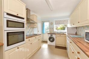 47, Mountbatten Drive, Newport PO30 5SJ