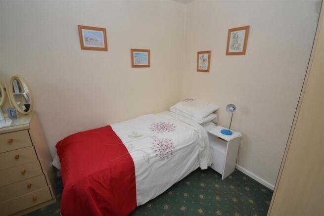 10oakcrescentBED3.JPG
