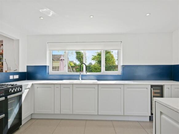 Spring Close, Verwood photo 4
