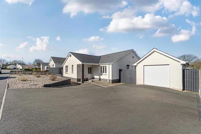 Detached Garage