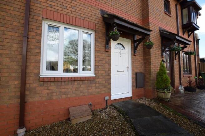Covered entrance porch