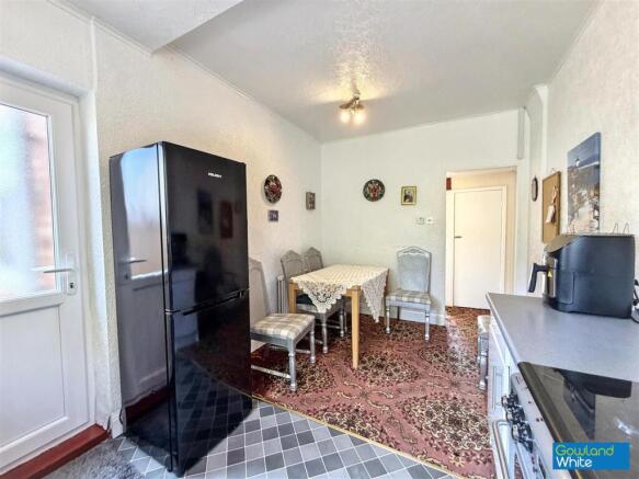 4 bed Semi-Detached for sale Image 6