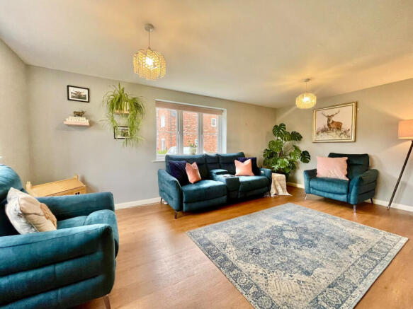 Didsbury Crescent, Northwich, CW9 photo 2