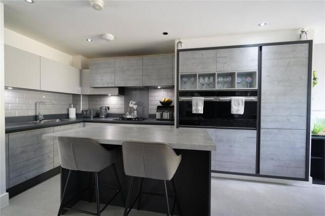 4 bed Detached for sale Image 2