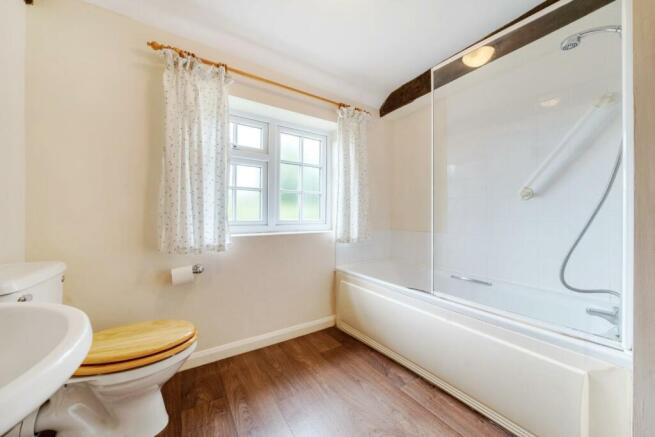 2nd view BATHROOM.jpg