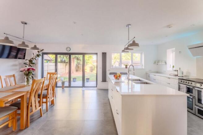 Kitchen & Dining room