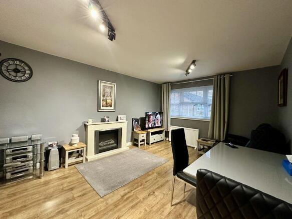 Campania Grove, Luton photo 2