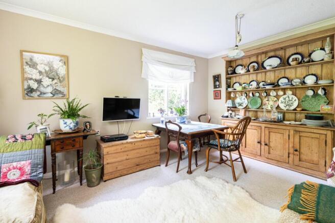 Sitting Room/Dining Room