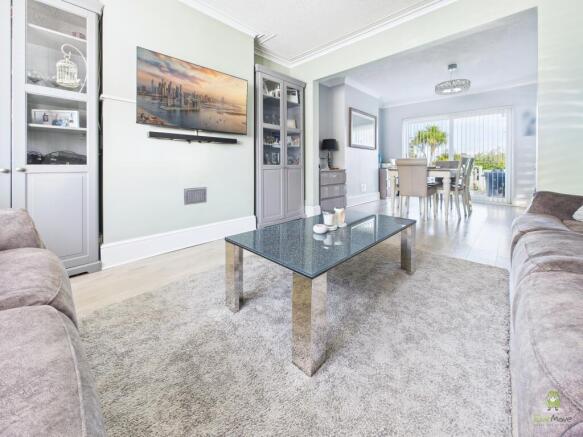 CAM01543G0-PR0155-STILL012