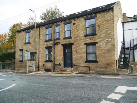 2 bed Apartment to rent Image 11