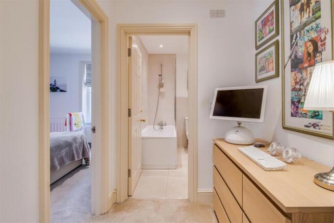 2 bed Penthouse for sale Image 11