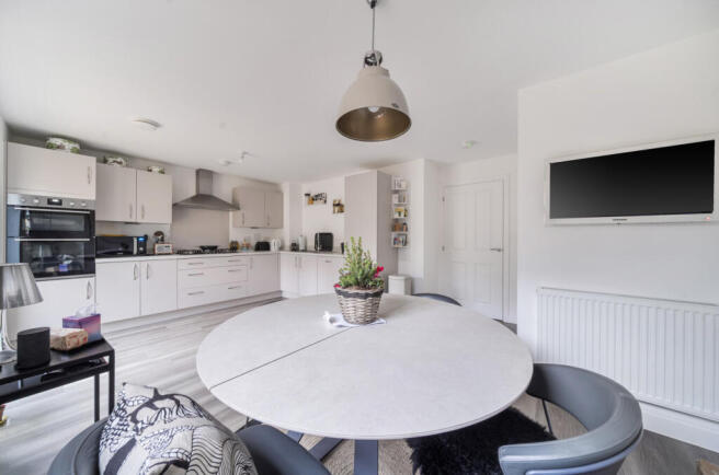 1388459-21-693c4c...