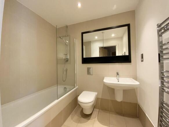 2 bed Apartment to rent Image 7