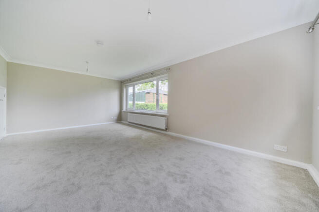 4 bed Detached to rent Image 5