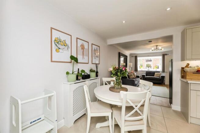 3 bed Semi-Detached for sale Image 11