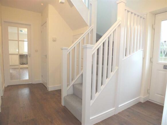 ENTRANCE/HALLWAY