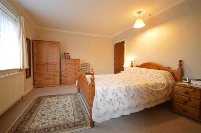 MASTER BEDROOM.jpg
