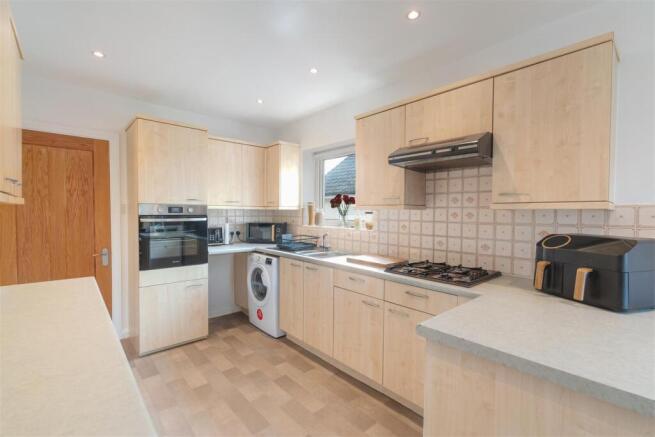 3 bed Detached Bungalow for sale Image 7