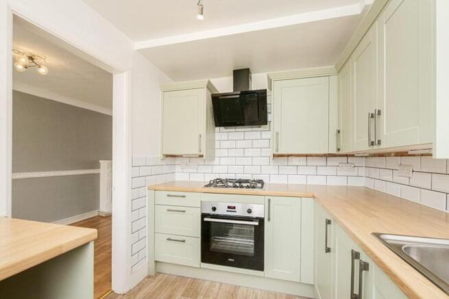 3 bed Semi-Detached for sale Image 6
