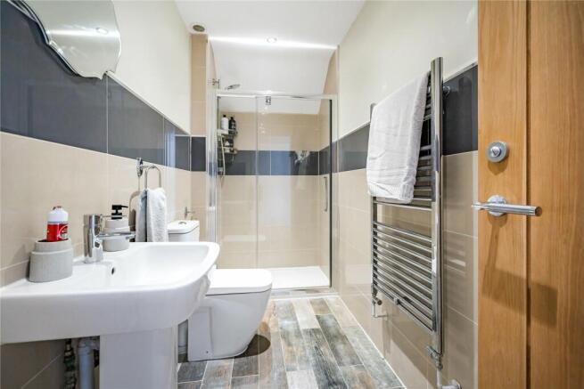 Guest Bed Ensuite