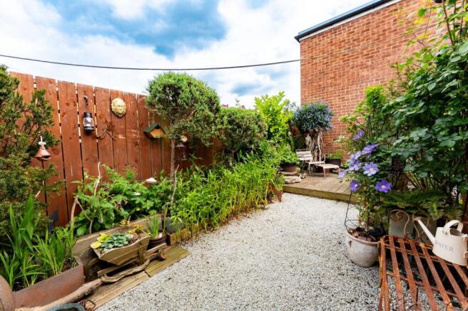 2 bed Semi-Detached Bungalow for sale Image 10